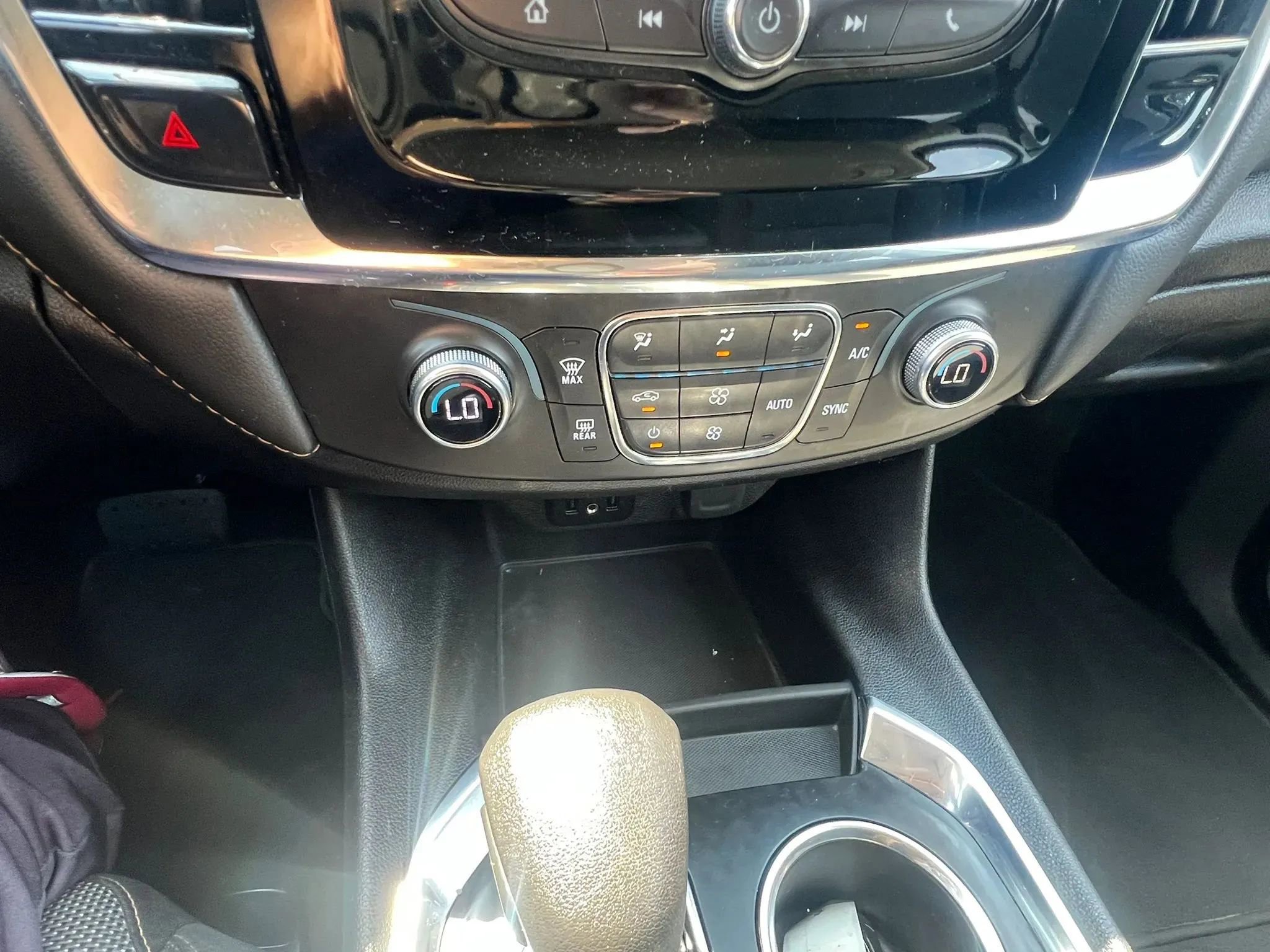 Used 2021 Chevrolet Traverse LS AWD/4WD image 24