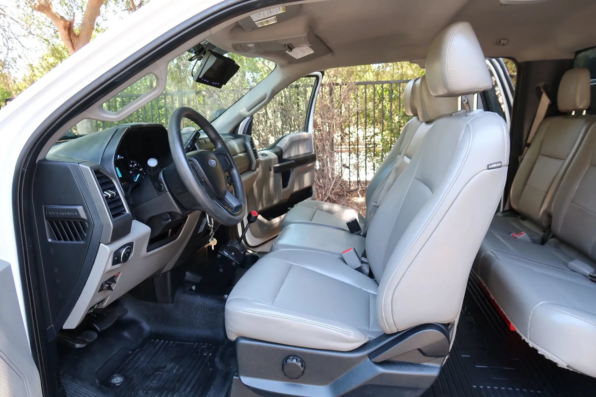 Used 2017 Ford F550 2WD SuperCab Super Duty image 31