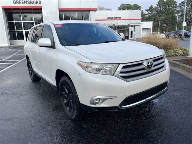 Used 2013 Toyota Highlander FWD image 2