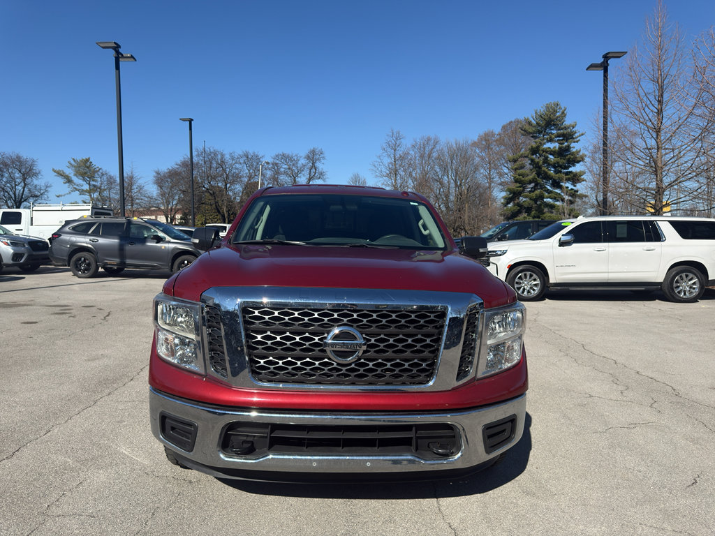 Used 2018 Nissan Titan SV image 7