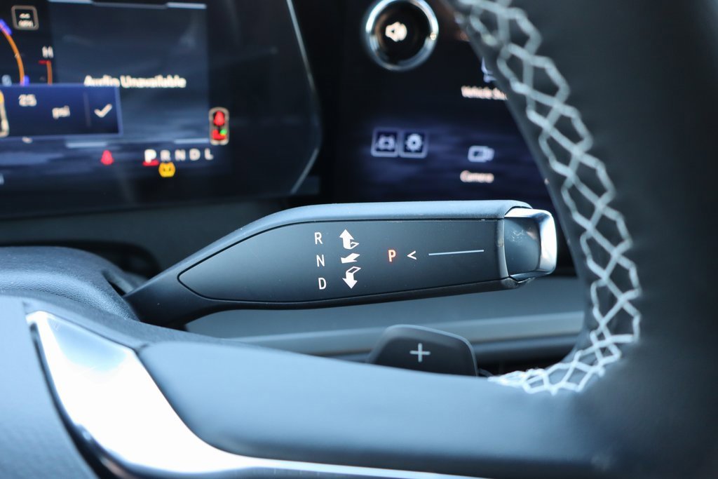 Used 2025 Chevrolet Traverse LT w/ Driver Confidence Package image 7