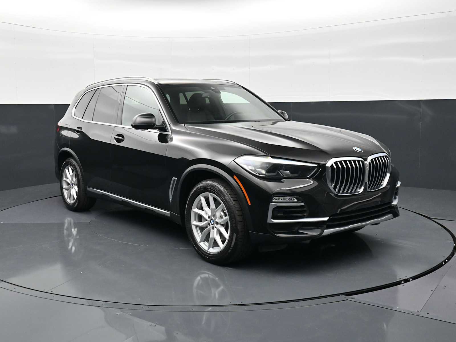 Used 2020 BMW X5 sDrive40i w/ Convenience Package RWD image 3