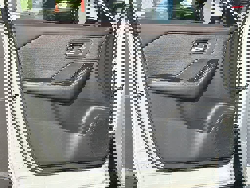 Used 2023 Nissan Rogue SV image 22