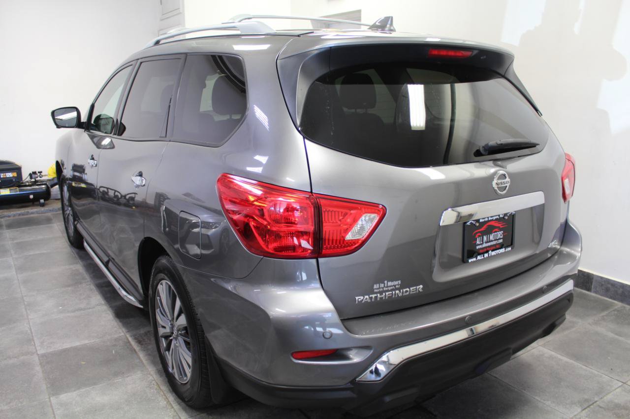 Used 2020 Nissan Pathfinder SL AWD/4WD image 4