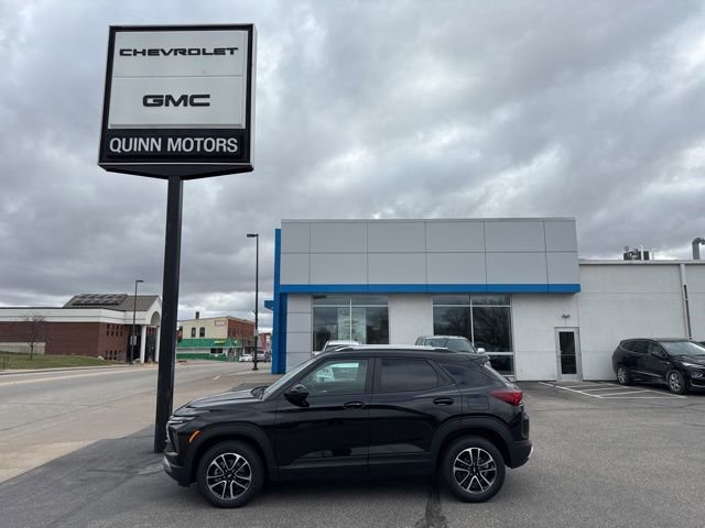 Used 2024 Chevrolet TrailBlazer LT w/ Convenience Package image 2