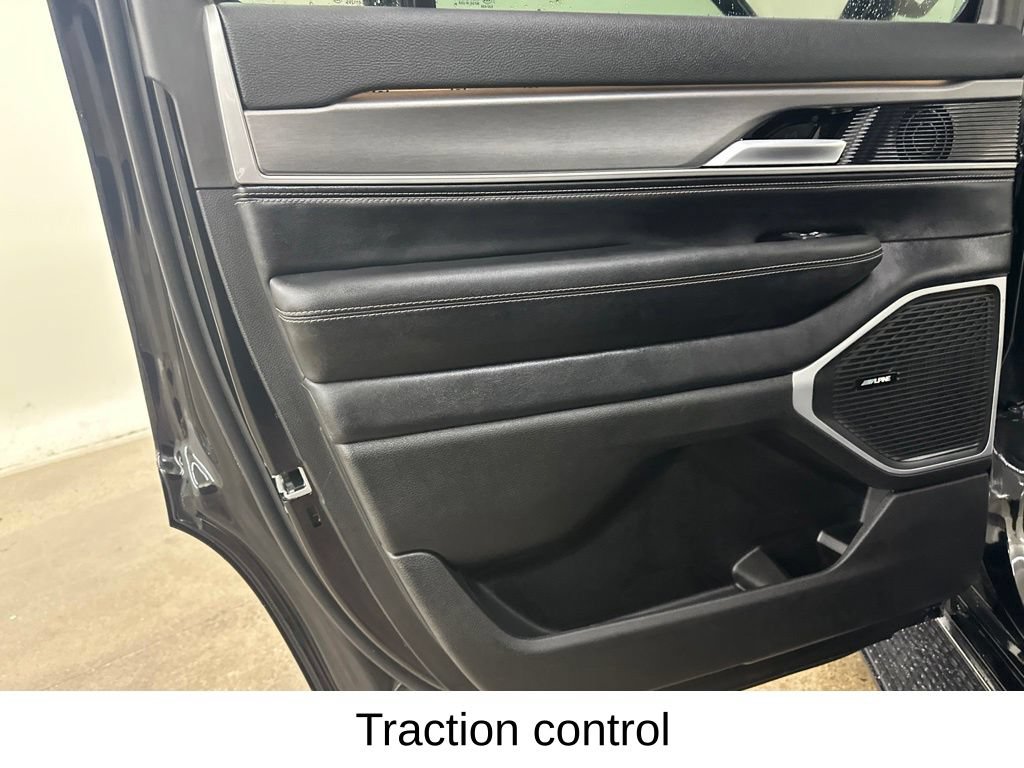 Used 2025 Jeep Wagoneer Series II AWD/4WD image 33