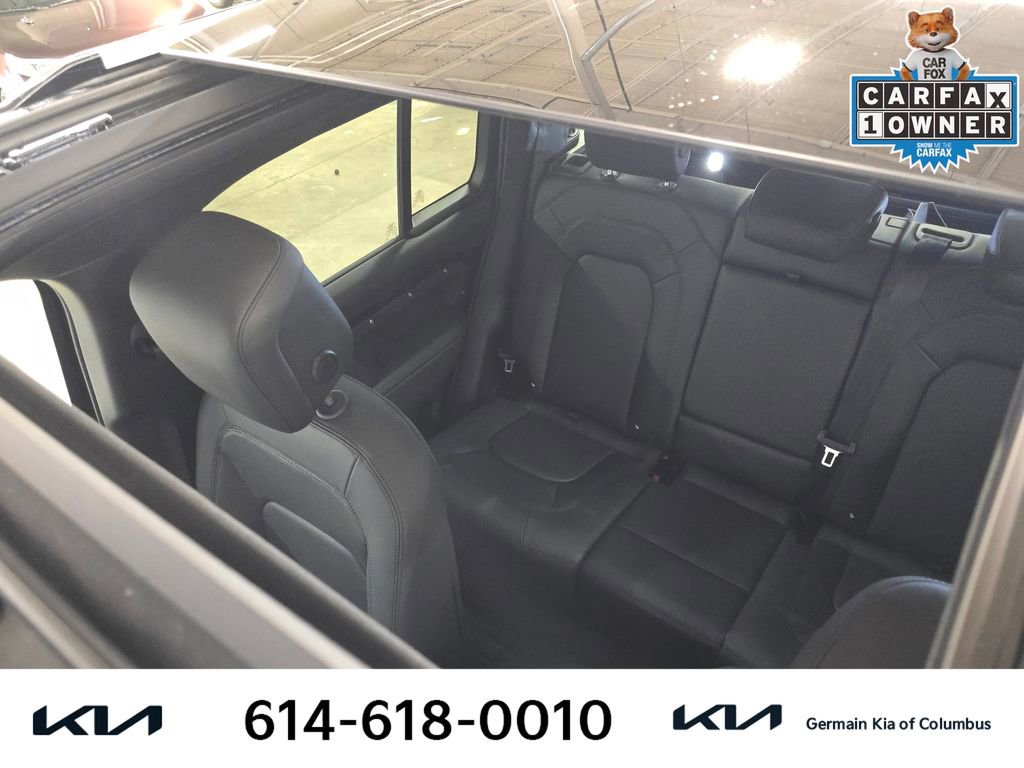 Used 2025 Land Rover Defender 110 X-Dynamic SE image 21