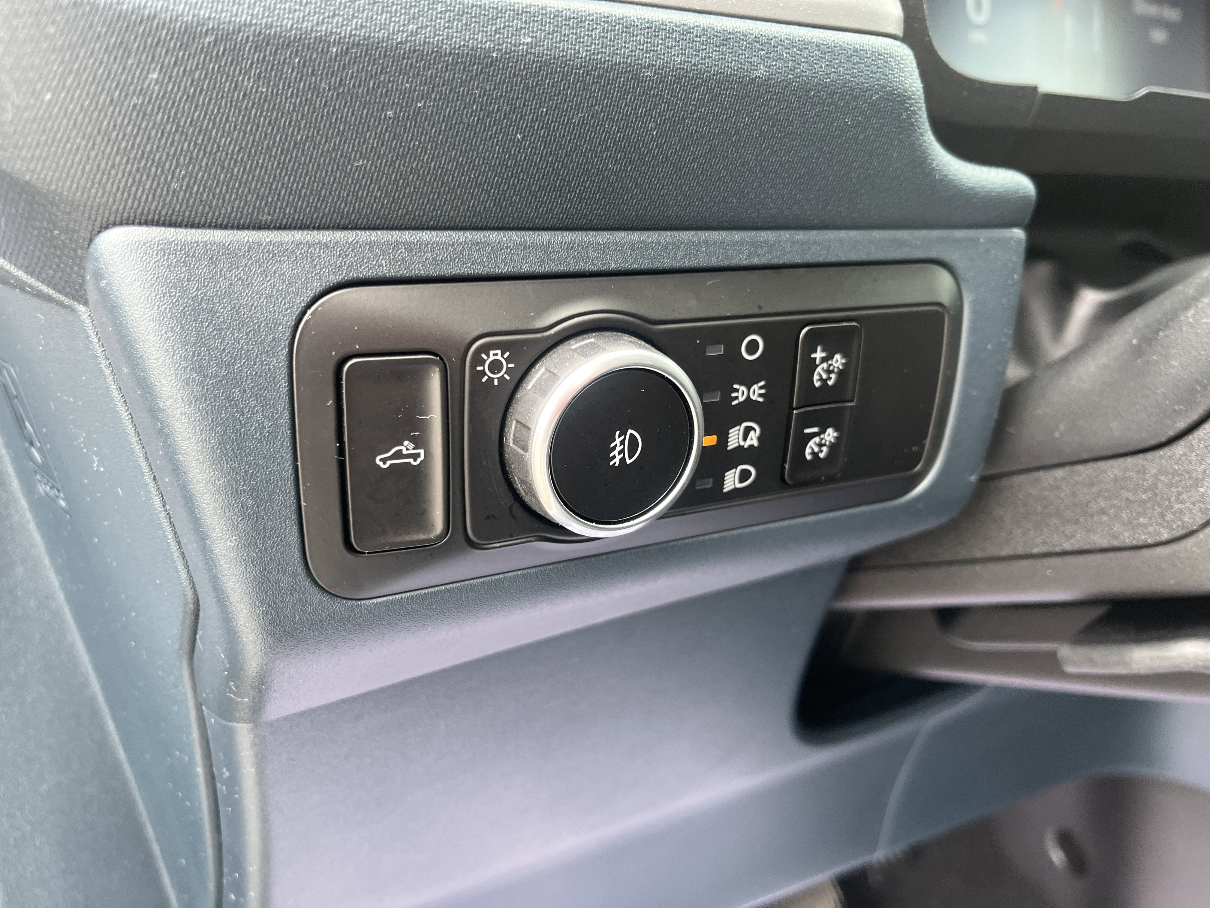 Used 2025 Ford Maverick Lobo AWD/4WD image 18