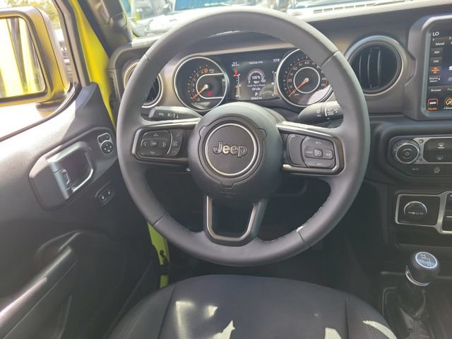 Used 2023 Jeep Gladiator Sport AWD/4WD image 19
