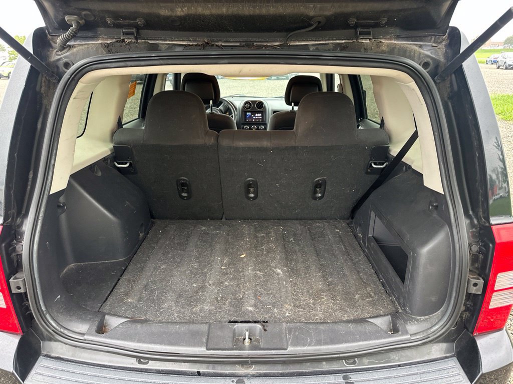 Used 2016 Jeep Patriot Sport w/ Power Value Group AWD/4WD image 9