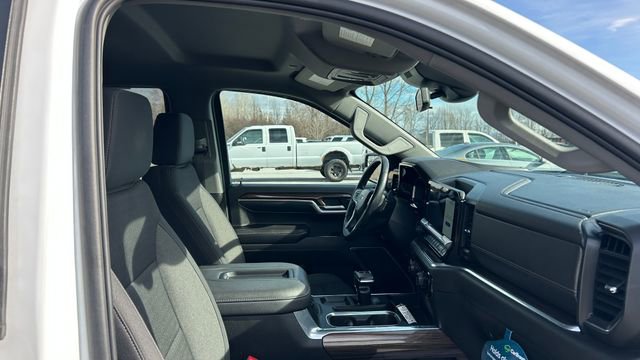Certified 2022 Chevrolet Silverado 1500 RST w/ Redline Edition AWD/4WD image 43