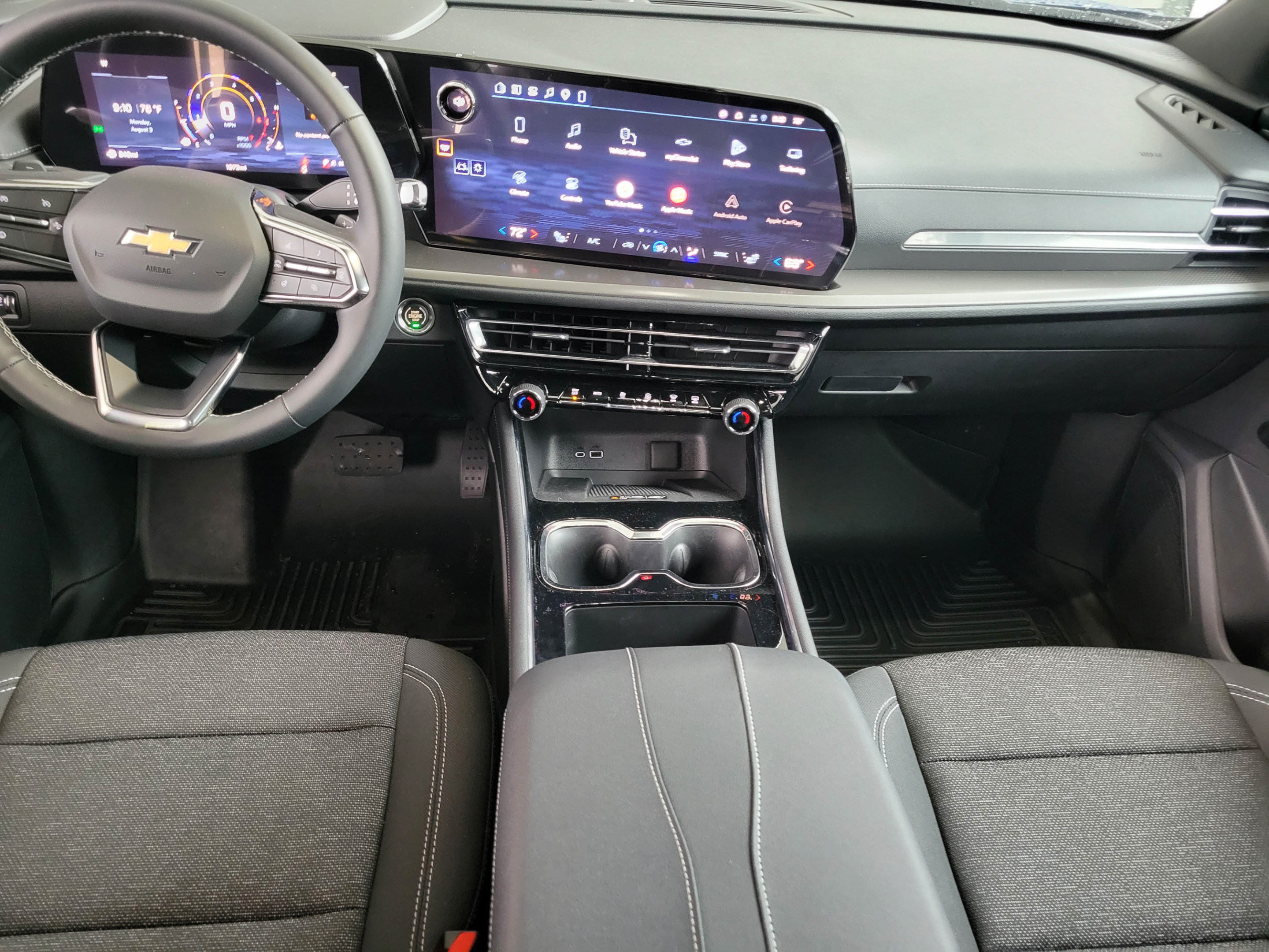 Used 2026 Chevrolet Traverse LT FWD image 9