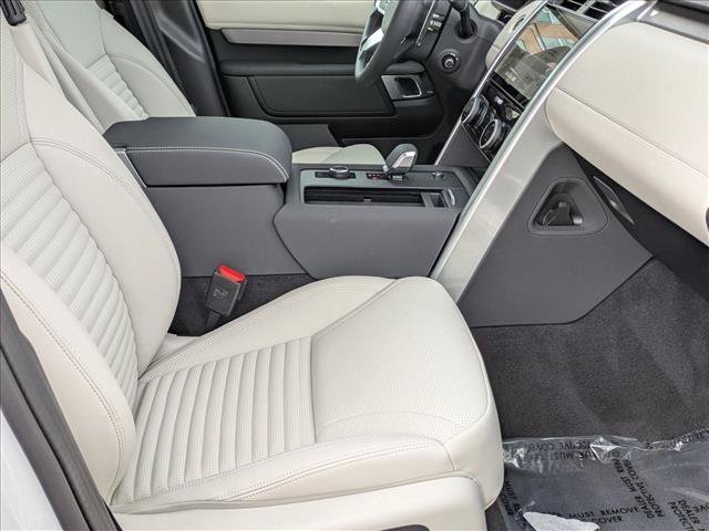 Certified 2025 Land Rover Discovery Dynamic SE AWD/4WD image 24
