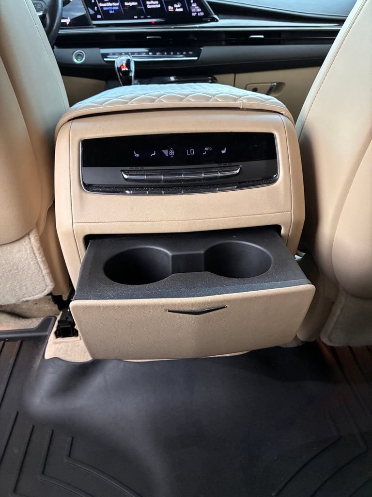 Used 2023 Cadillac Escalade Premium Luxury w/ Performance Package AWD/4WD image 19