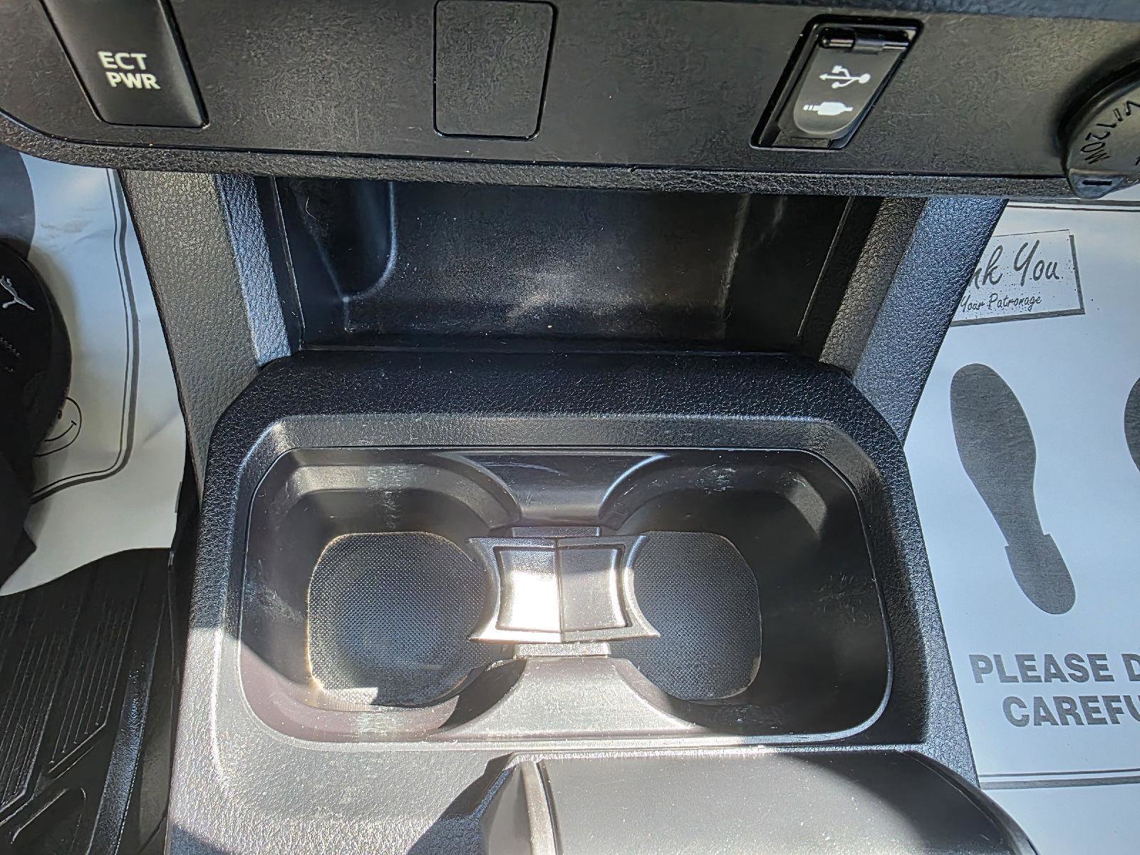 Used 2016 Toyota Tacoma SR5 w/ SR5 Appearance Package (SN) image 21