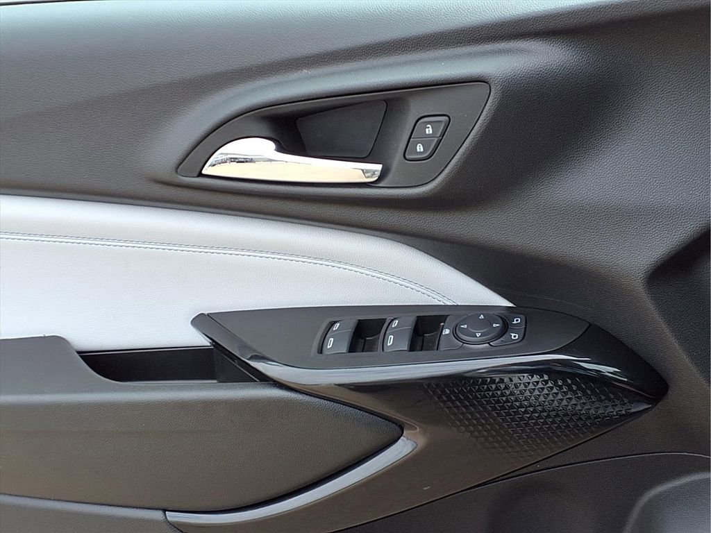 Used 2026 Chevrolet Trax LT image 16