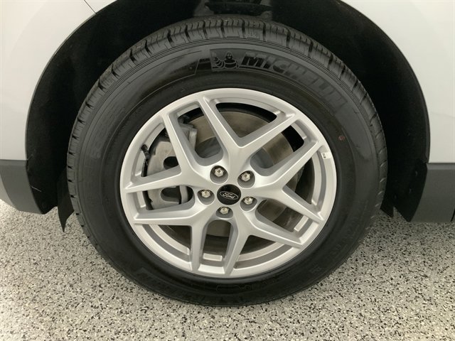 Used 2024 Ford Edge SEL image 13