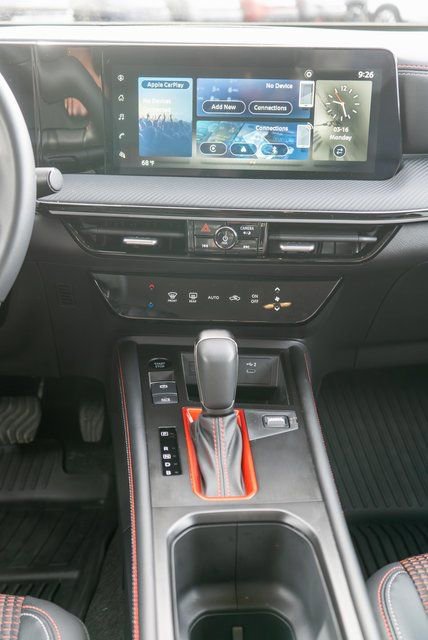 Certified 2025 Nissan Kicks SR image 17
