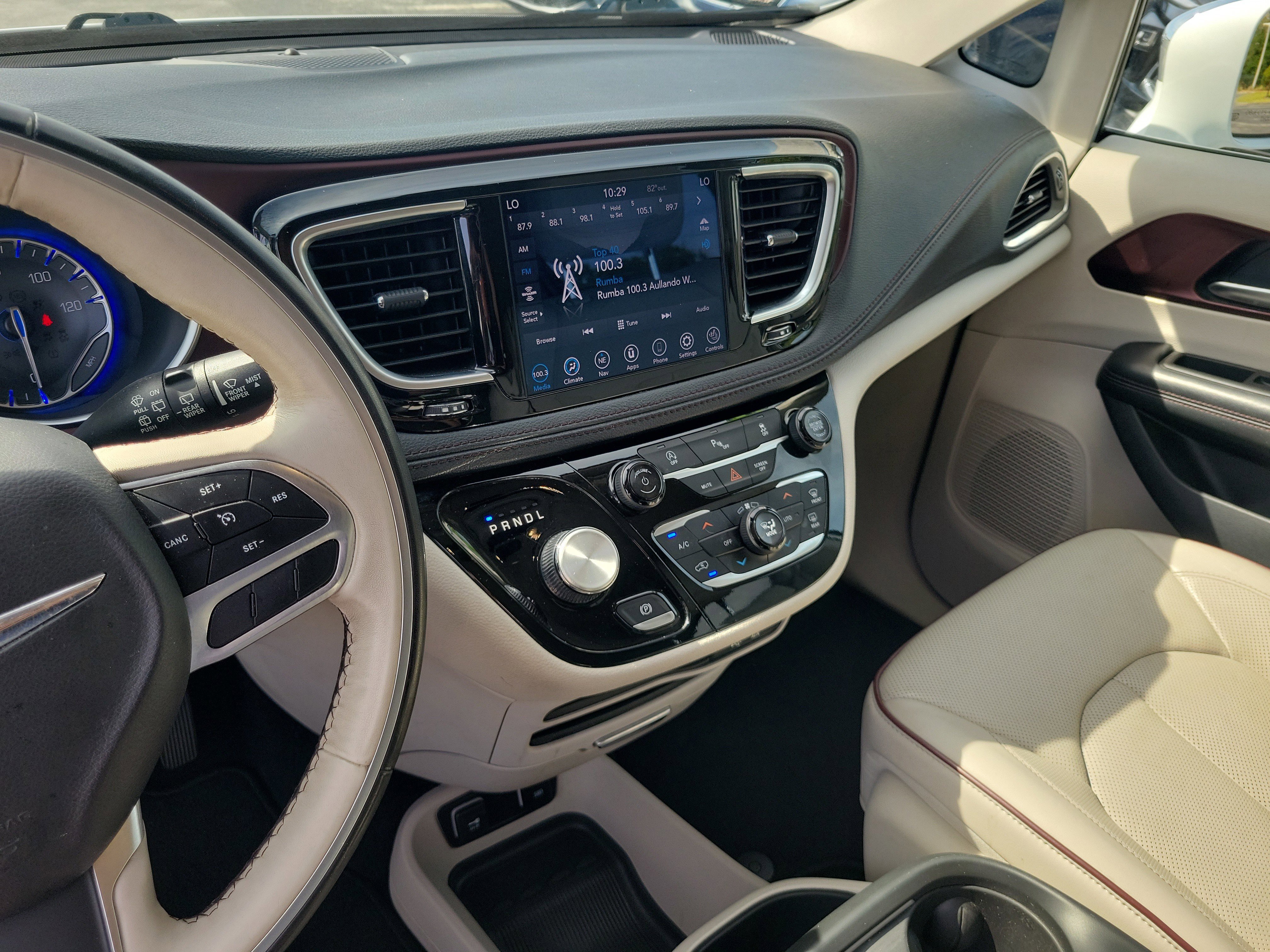 Used 2020 Chrysler Pacifica Limited FWD image 28
