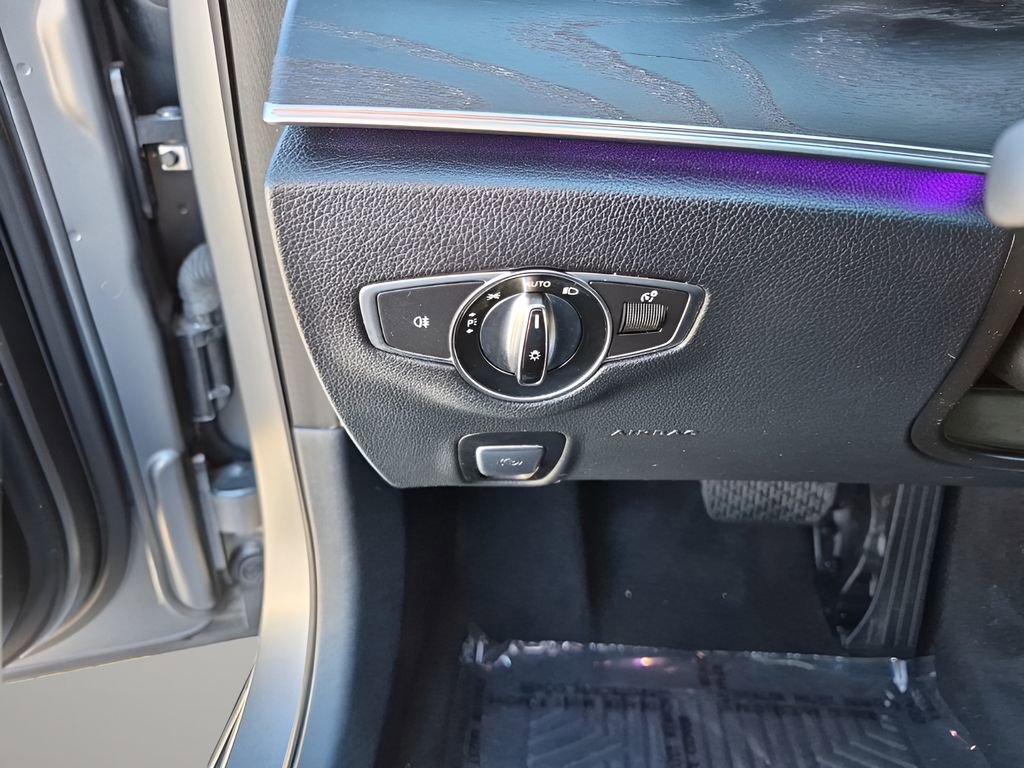 Used 2018 Mercedes-Benz E 300 image 32