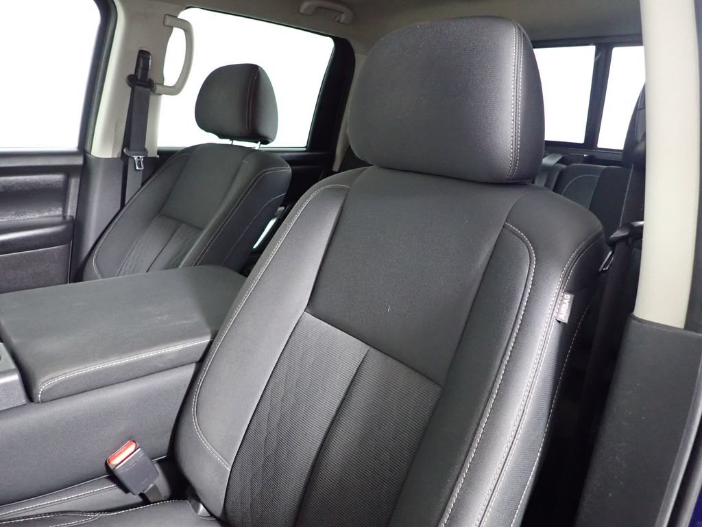 Used 2017 Nissan Titan SV RWD image 19