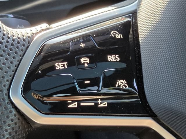 Used 2024 Volkswagen Tiguan SEL R-Line AWD/4WD image 26