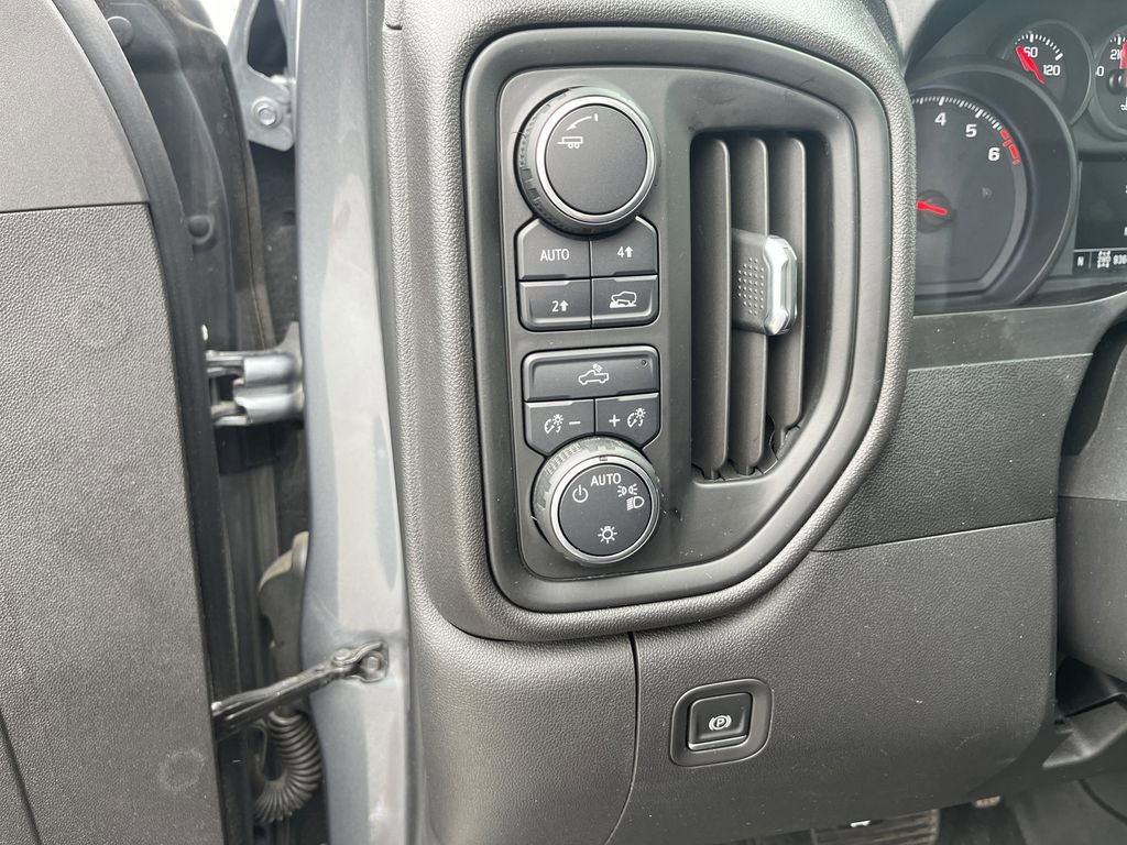 Used 2020 Chevrolet Silverado 1500 Custom w/ Custom Value Package image 20