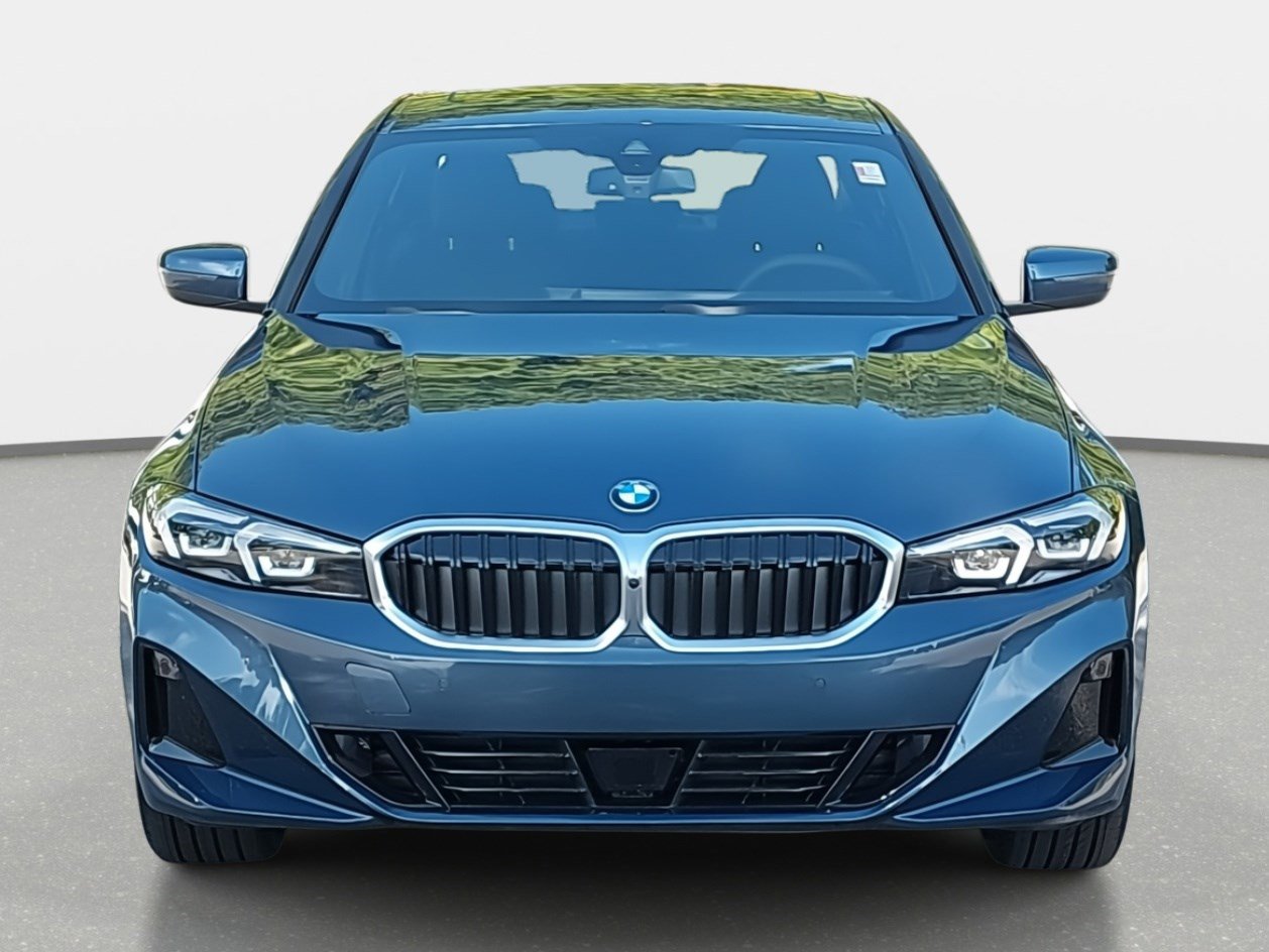 New 2025 BMW 330i Sedan w/ Premium Package image 2