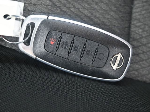 Used 2025 Nissan Rogue SV image 9