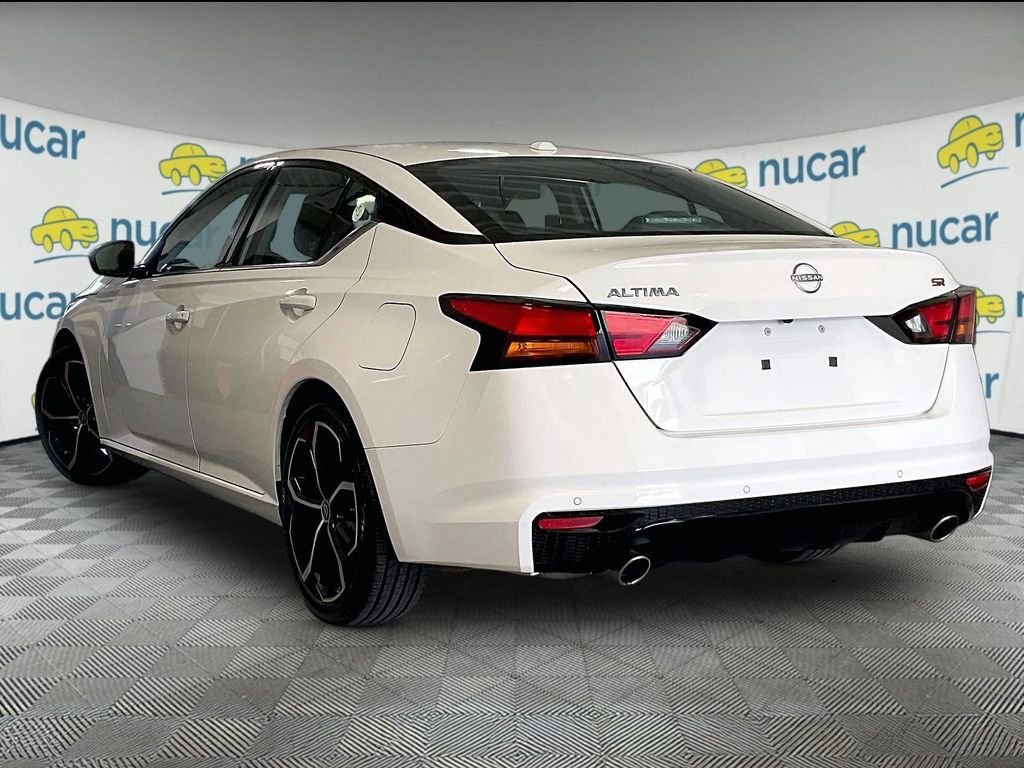 Used 2024 Nissan Altima 2.5 SR FWD image 4