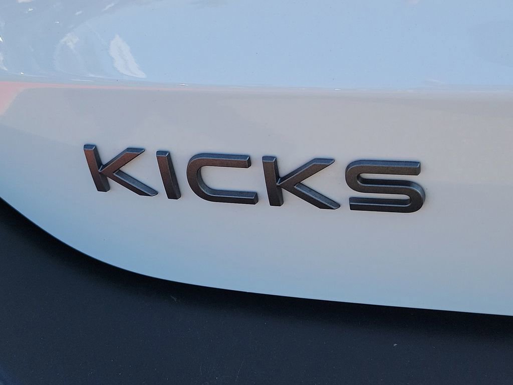 Used 2025 Nissan Kicks SV FWD image 26