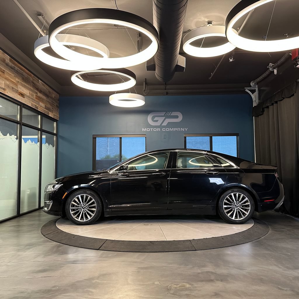 Used 2019 Lincoln MKZ Reserve FWD image 6