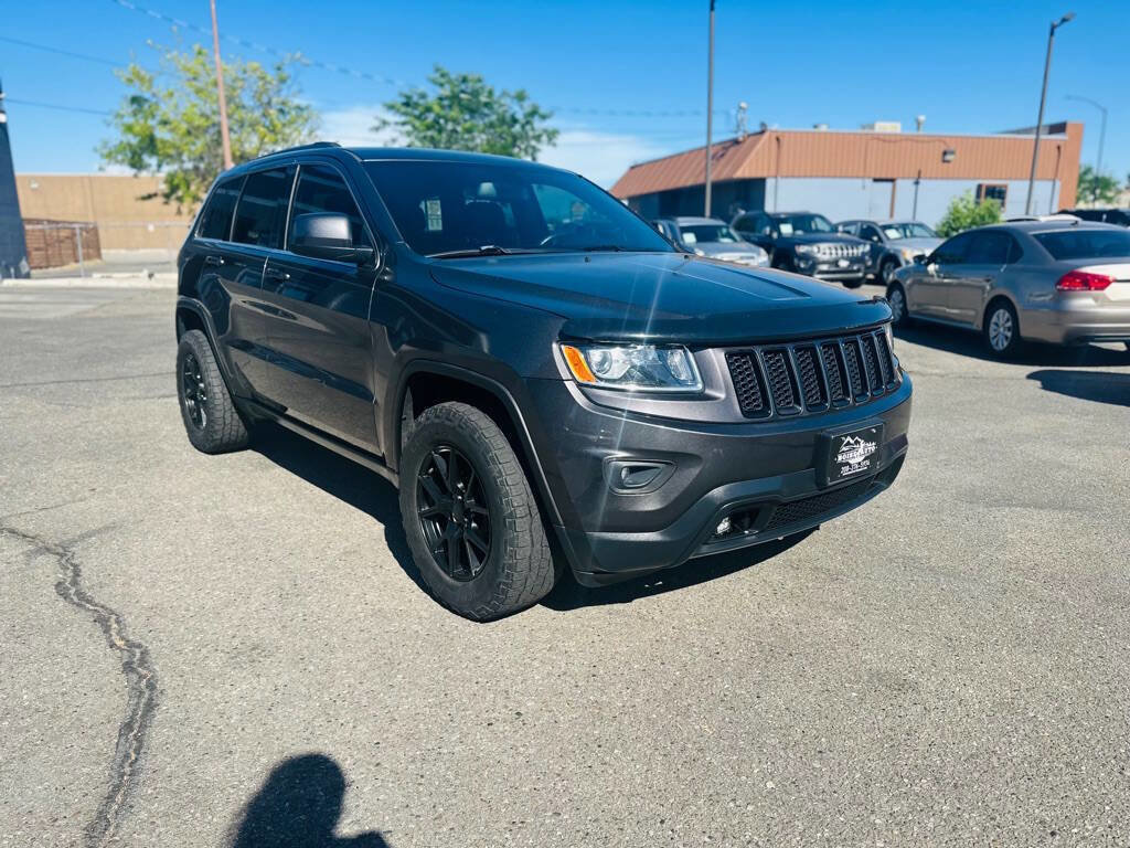 Used 2015 Jeep Grand Cherokee Laredo w/ Quick Order Package 23E