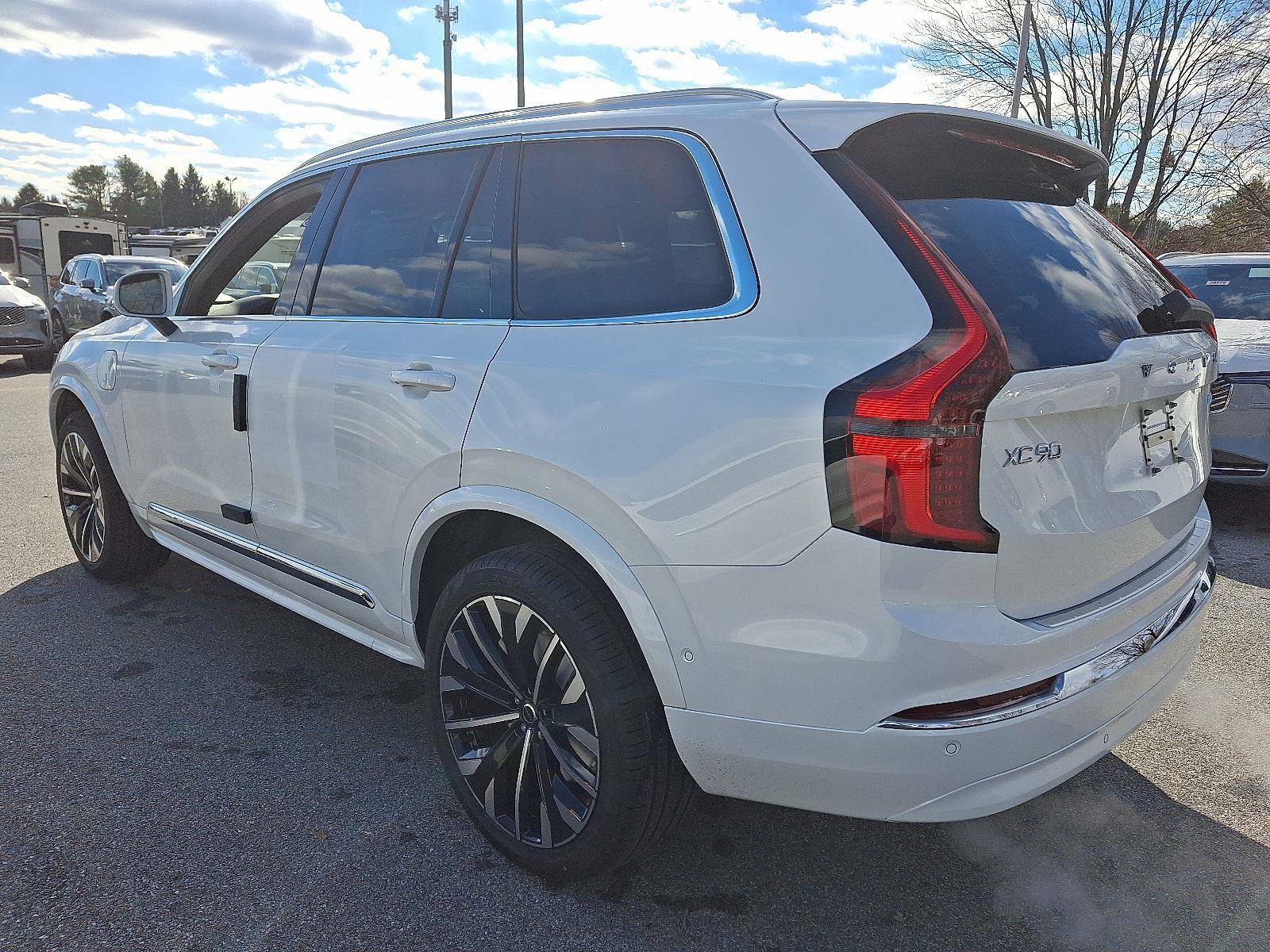 New 2026 Volvo XC90 T8 Plus w/ Protection Package Premier image 3