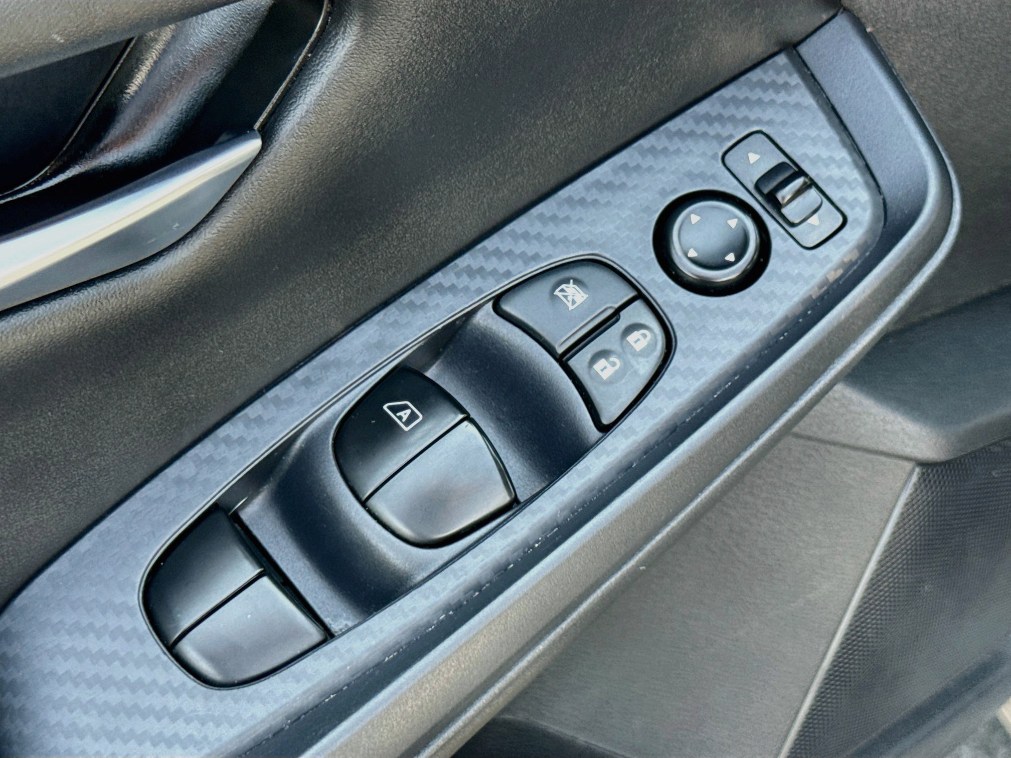 Used 2024 Nissan Sentra SV FWD image 10