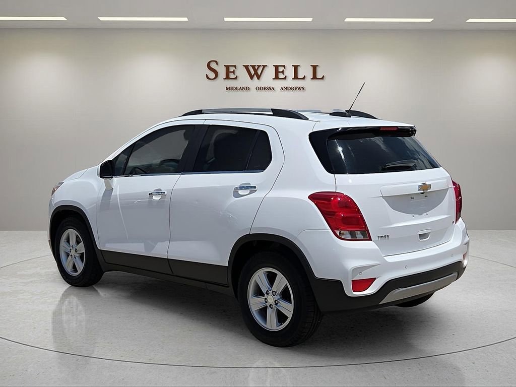 Used 2020 Chevrolet Trax LT w/ Driver Confidence Package FWD image 3
