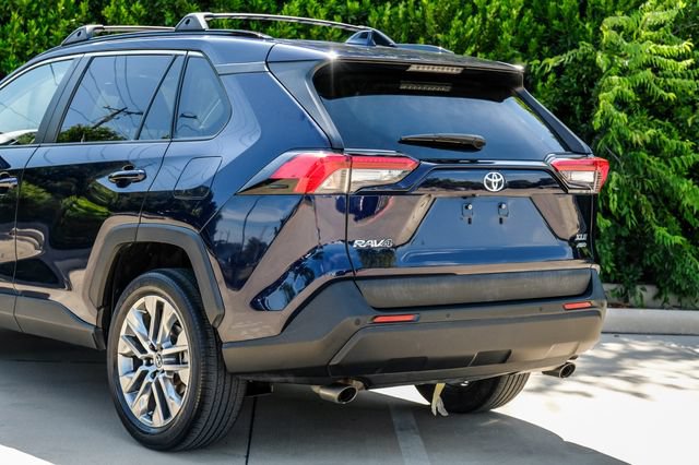 Used 2020 Toyota RAV4 XLE Premium AWD/4WD image 17