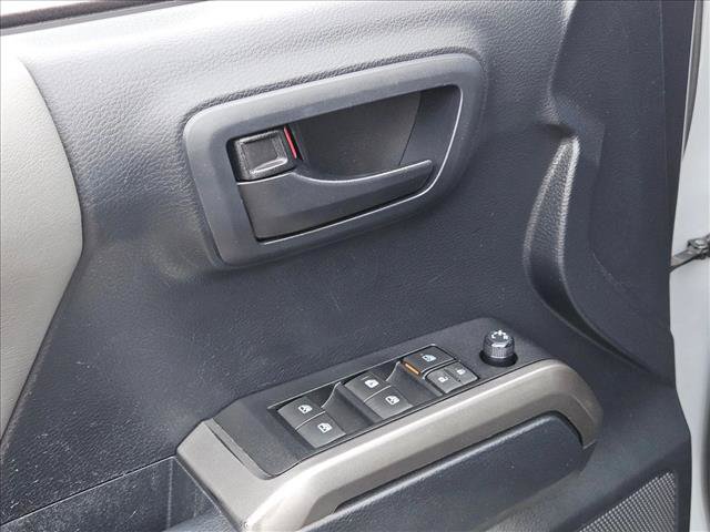 Used 2019 Toyota Tacoma SR5 AWD/4WD image 18