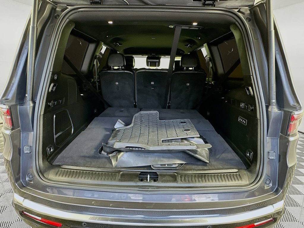 Used 2022 Jeep Wagoneer Series III AWD/4WD image 27