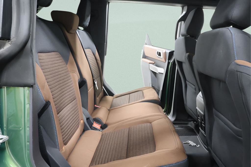 Used 2023 Ford Bronco Outer Banks w/ Sasquatch Package image 30