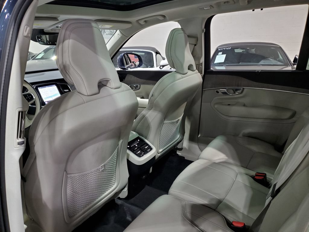 Used 2023 Volvo XC90 B6 Ultimate w/ Protection Package Premier AWD/4WD image 30