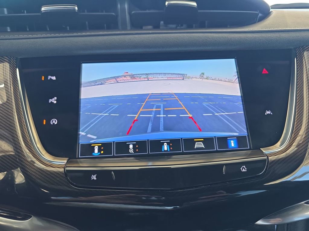 Certified 2023 Cadillac XT6 Sport w/ Platinum Package AWD/4WD image 15