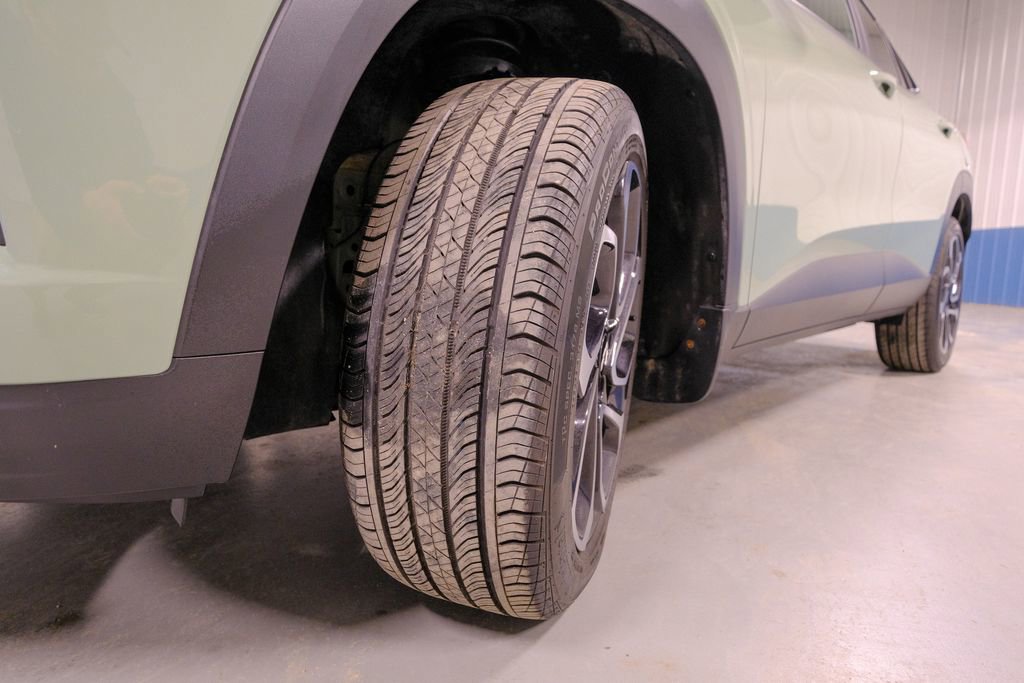 Used 2024 Chevrolet Trax RS w/ Sunroof Package image 38