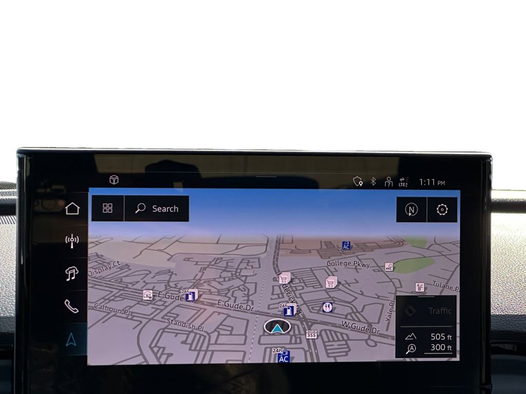 Used 2024 Audi Q5 e Premium Plus w/ Premium Plus Package image 15