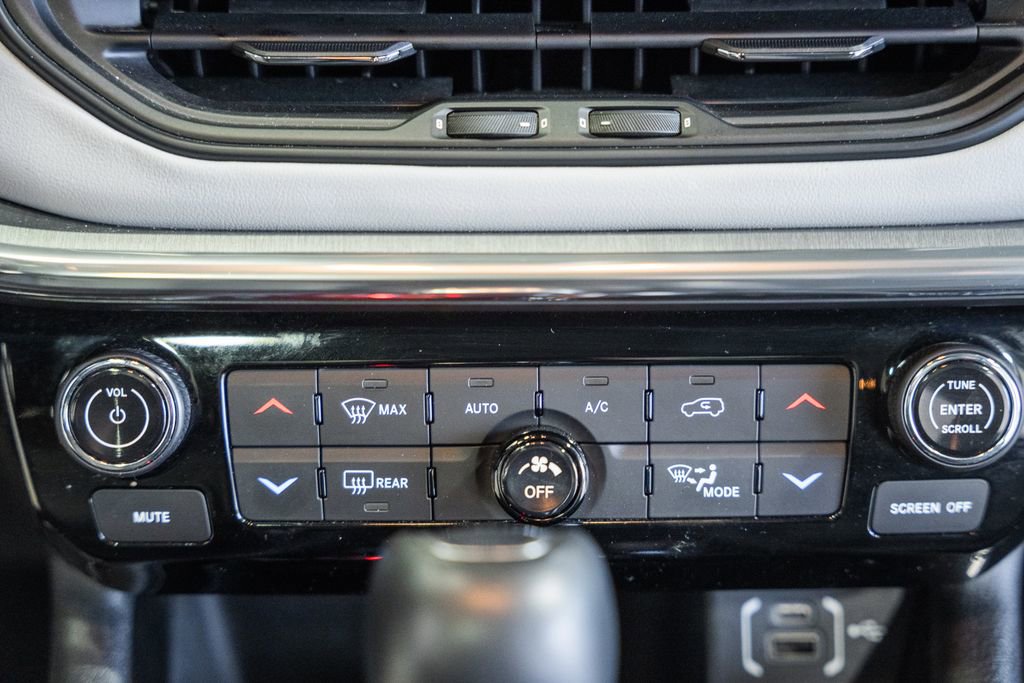 Certified 2022 Jeep Compass Limited w/ Sun and Sound Group image 28