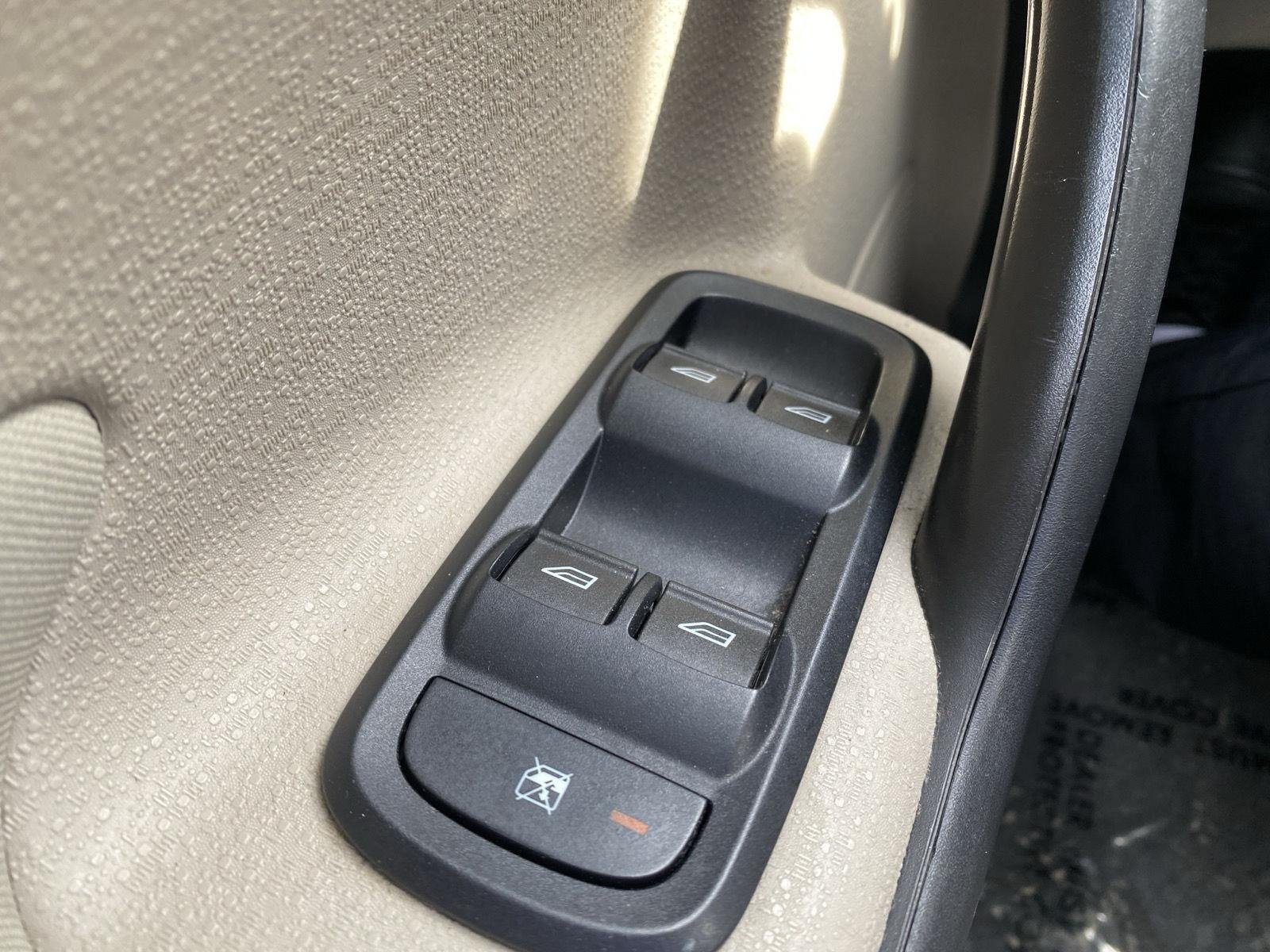 Used 2014 Ford Fiesta SE FWD image 21
