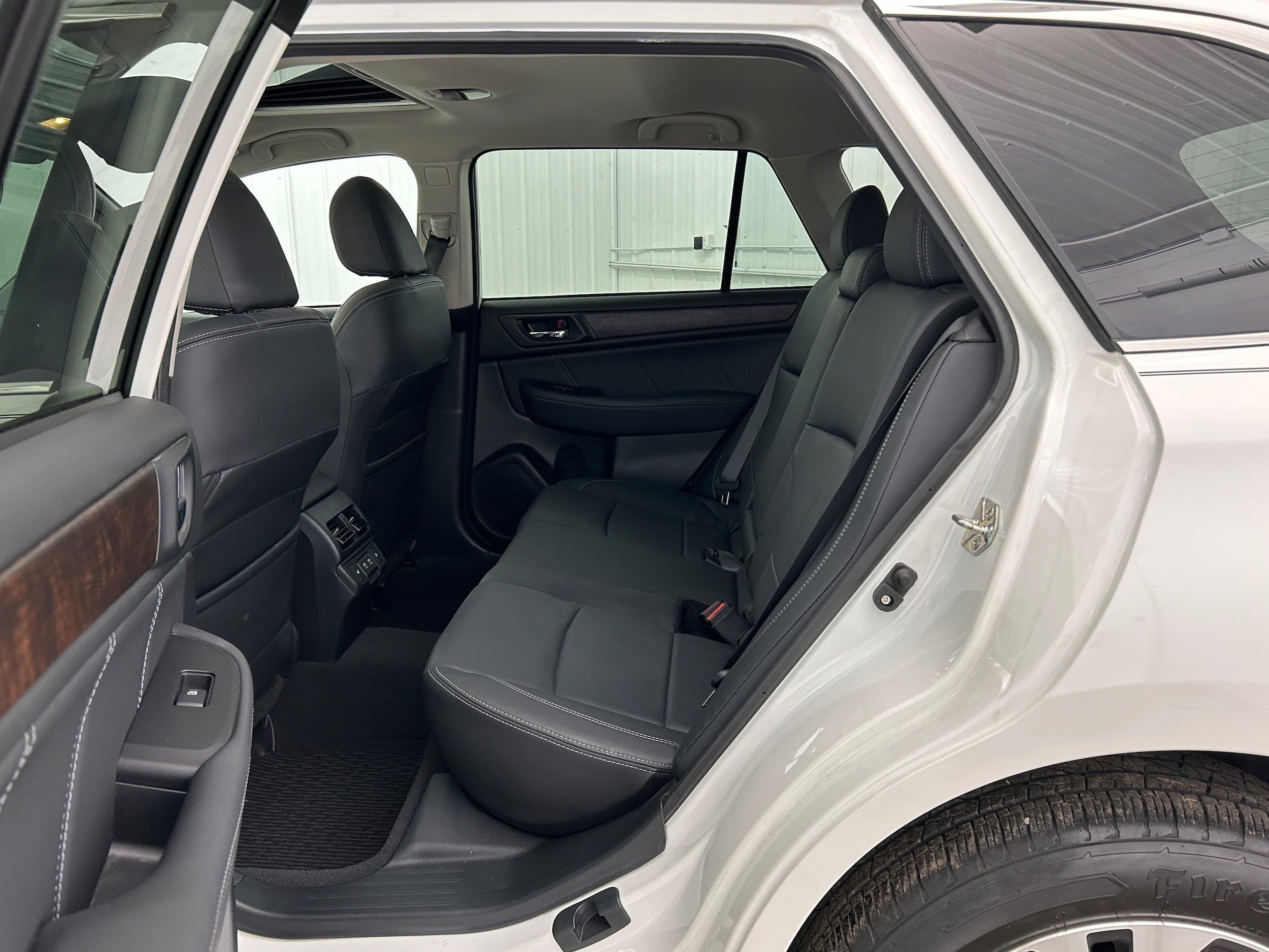 Used 2019 Subaru Outback 3.6R Limited AWD/4WD image 29
