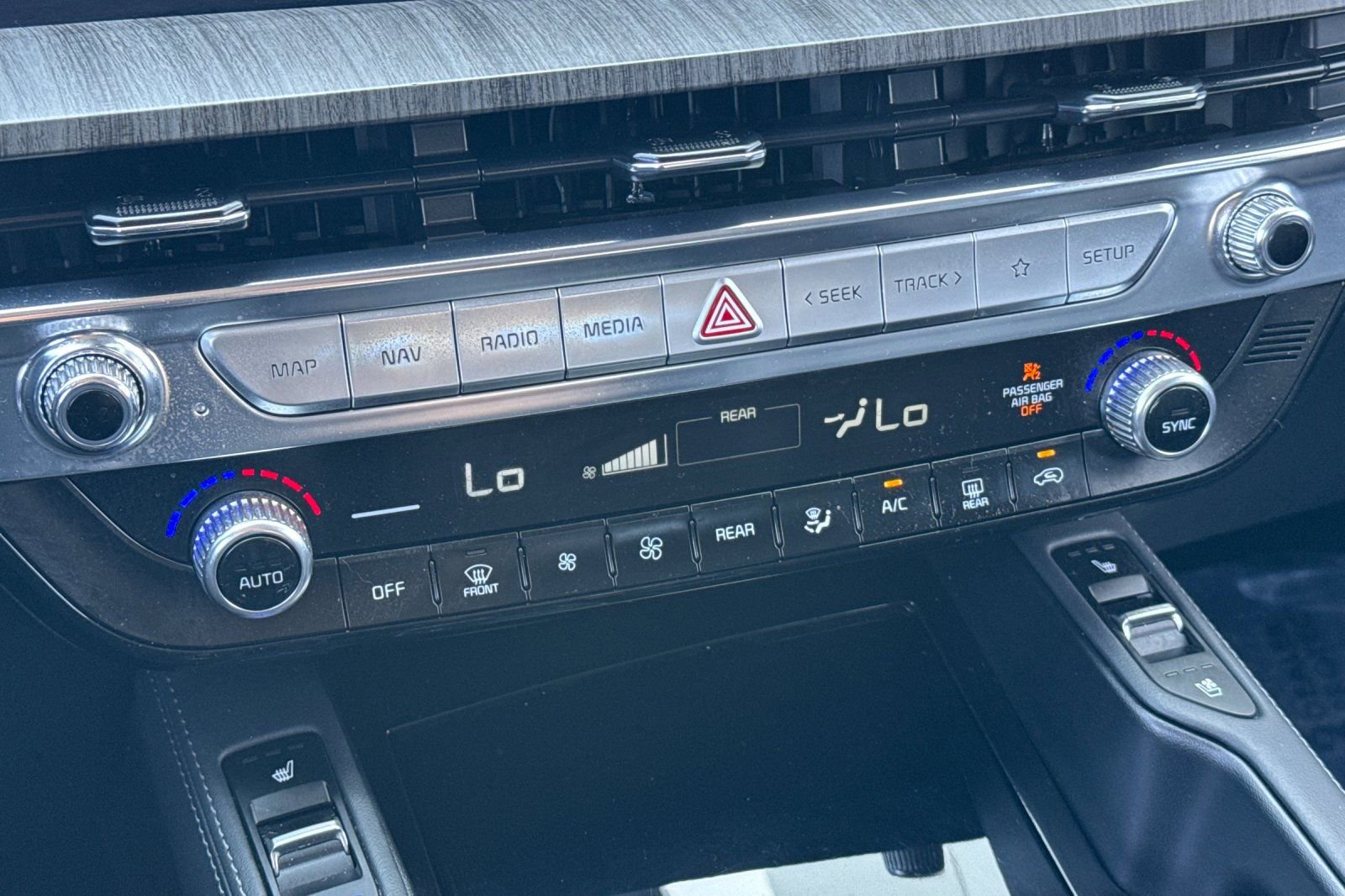 Used 2023 Kia Telluride SX image 28