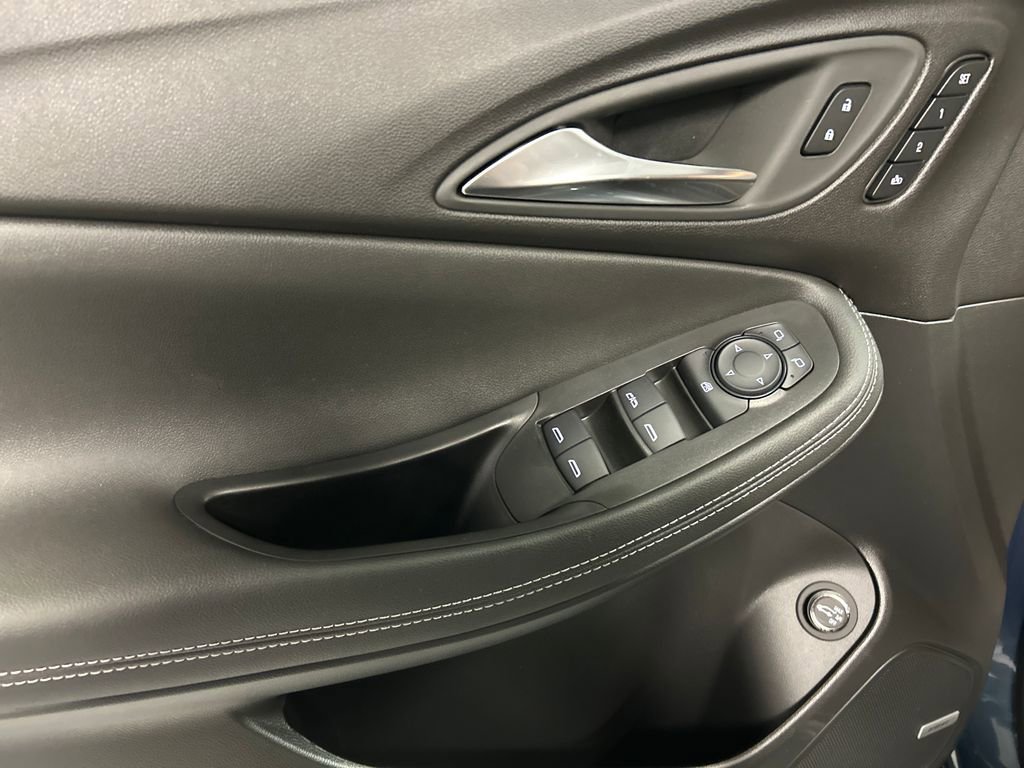 New 2026 Buick Encore GX Avenir w/ Avenir Technology Package image 12