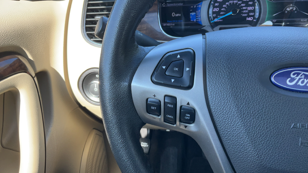 Used 2019 Ford Taurus Limited FWD image 32
